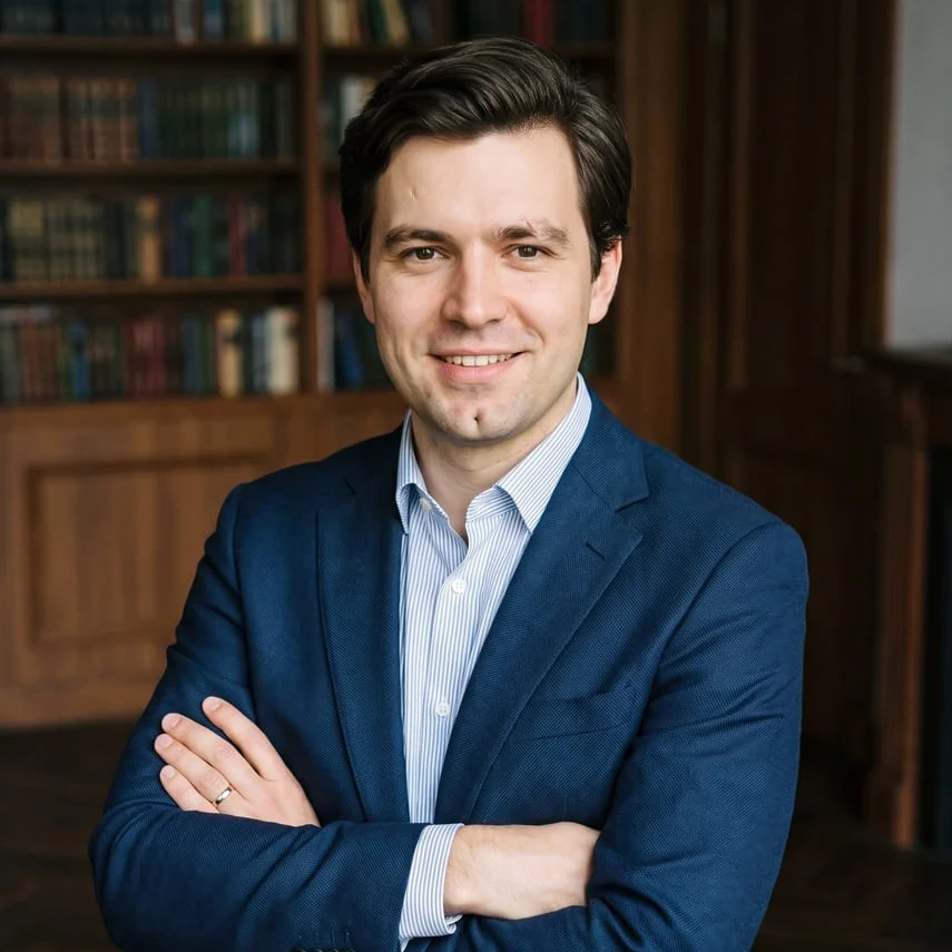 MBA Wirtschaftsrecht – angepasster Porträtausschnitt Titelbild der Spezialisierung Wirtschaftsrecht im MBA Management Competences.